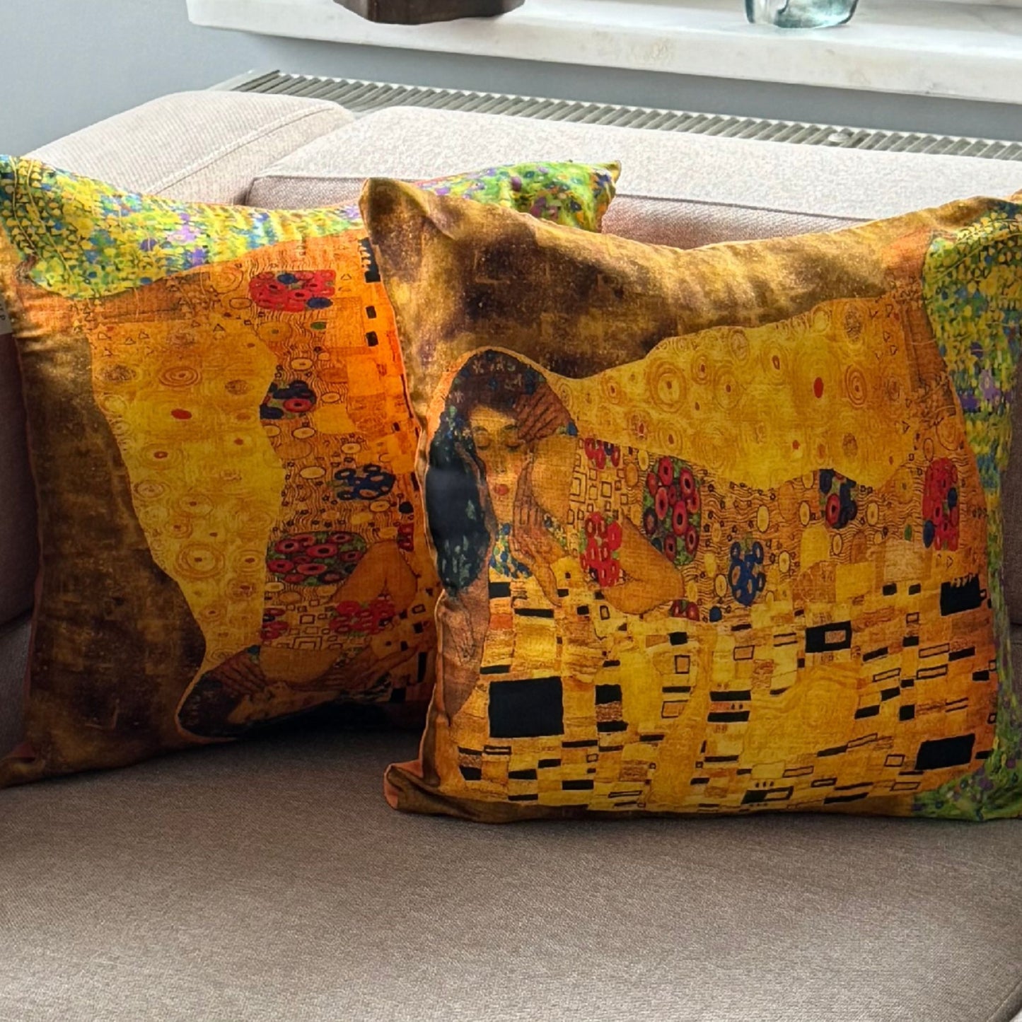 Le Baiser Natural Silk Cushion Cover – Luxury, Elegance & High-End Comfort